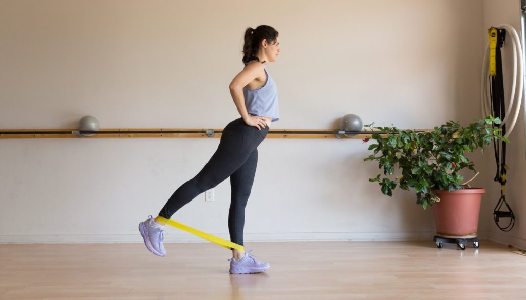 Treino em Casa: Como a Faixa Elástica Pode Transformar